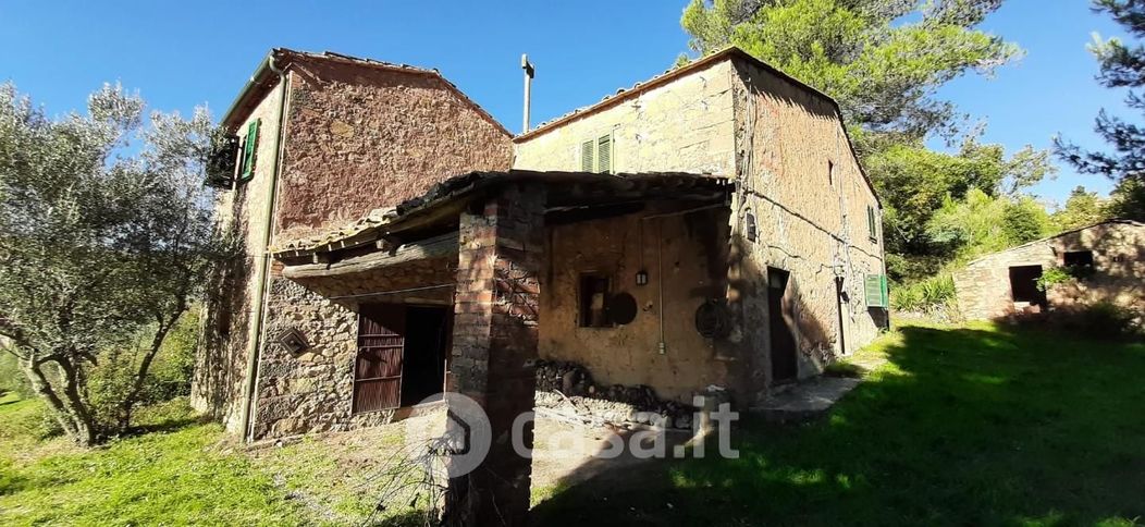 Rustico/Casale in Vendita in Vico del Mandorlo a Montecatini Val di Cecina