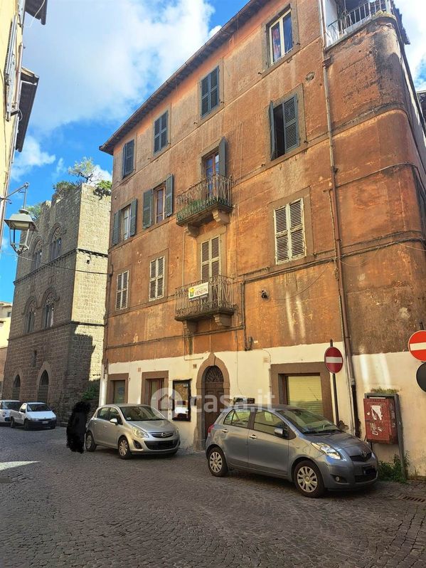 Appartamento in Vendita in Via Cardinal La Fontaine 144 a Viterbo