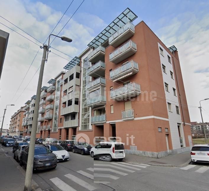 Appartamento in Vendita in Via Postumia 50 a Torino