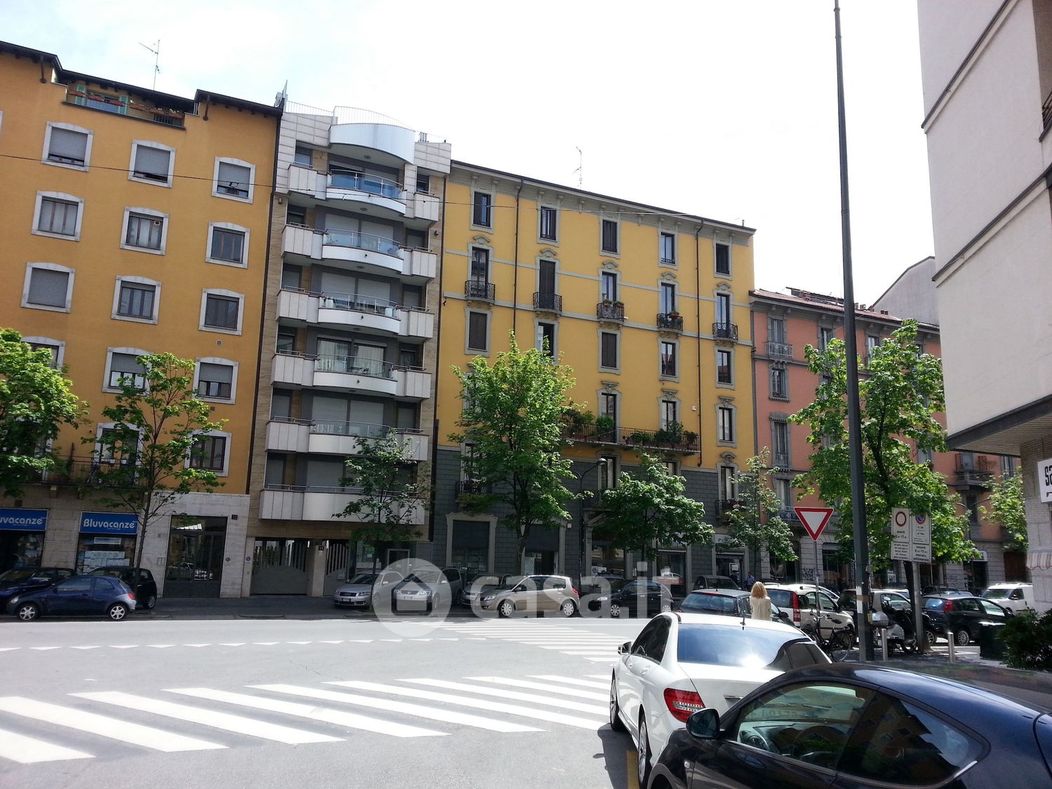 Appartamento in Vendita in Via Piacenza 8 a Milano