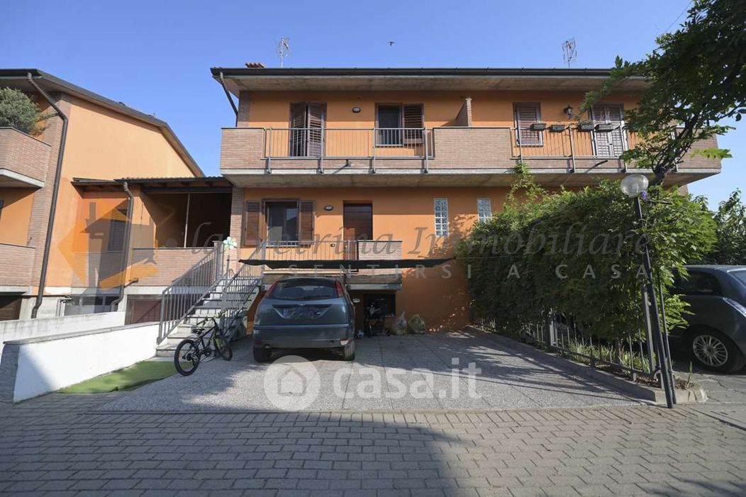 Casa Bi/Trifamiliare in Vendita in Via Trento 42 a San Genesio ed Uniti