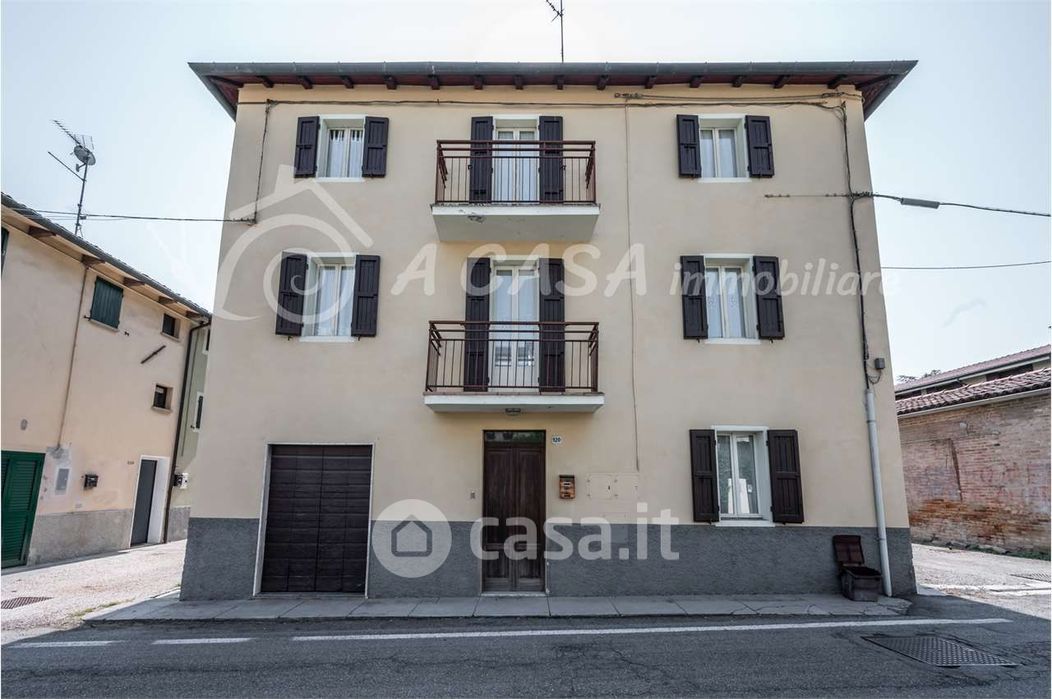 Casa indipendente in Vendita in Strada Montanara 520 a Parma