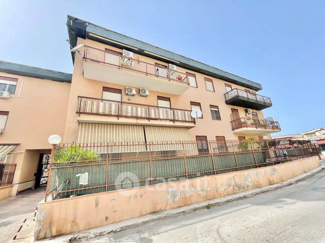 Appartamento in Vendita in Via Mario Trapassi 12 a Palermo
