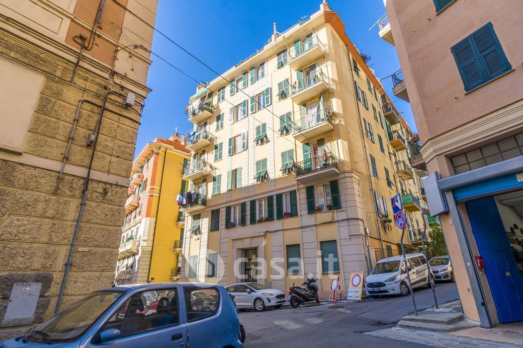 Appartamento in Vendita in Via Nicolò Ardoino 2 a Genova