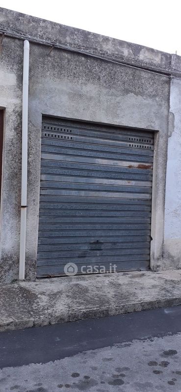 Garage/Posto auto in Vendita in Via Principe Amedeo 31 a Canicattini Bagni