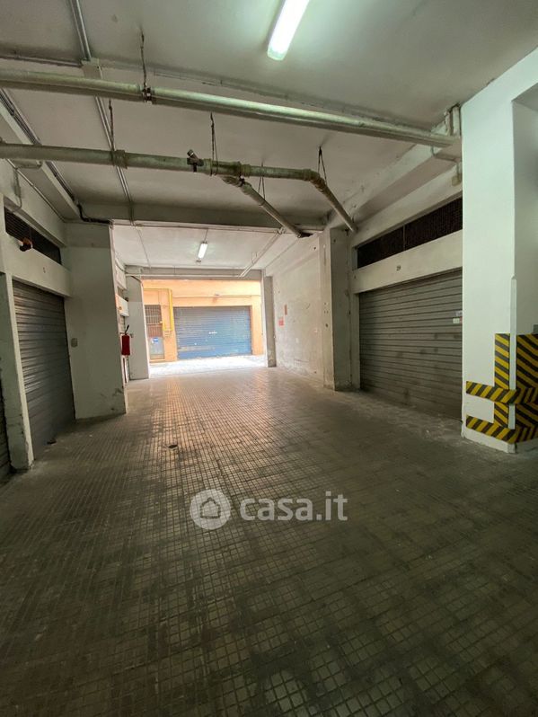 Garage/Posto auto in Vendita in Via Martana a Roma