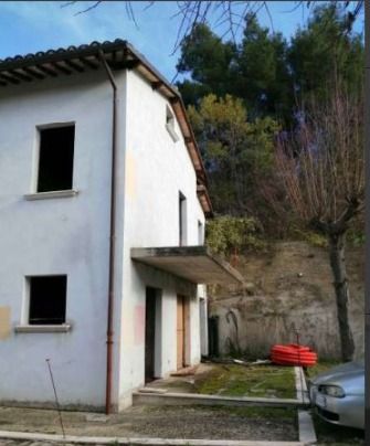 Casa indipendente in Vendita in Frazione monticelli a Ascoli Piceno