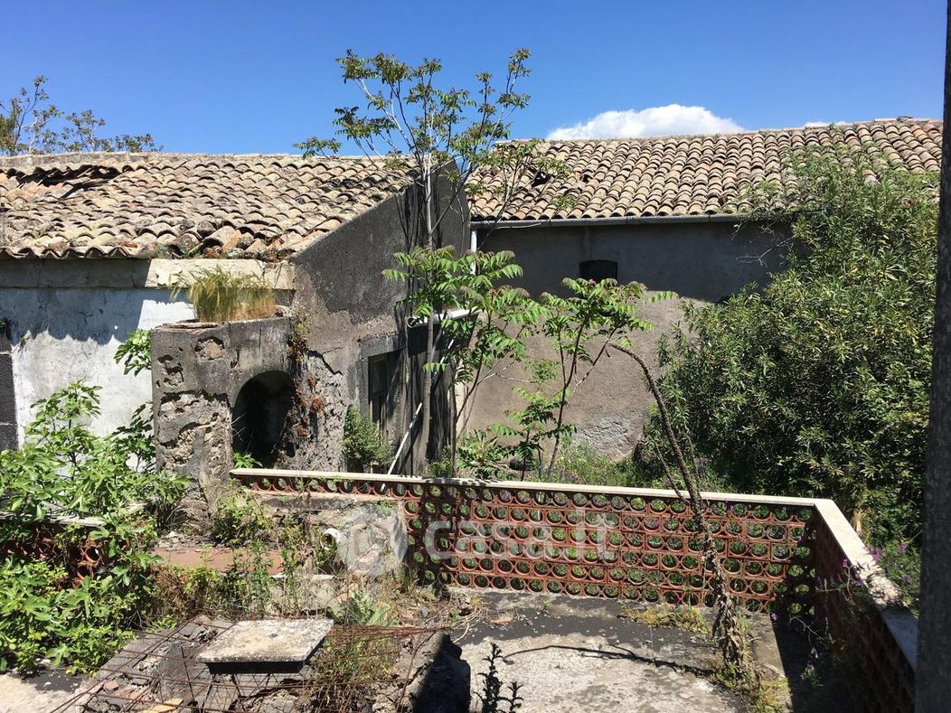 Rustico/Casale in Vendita in Via Timpa Magna a Belpasso