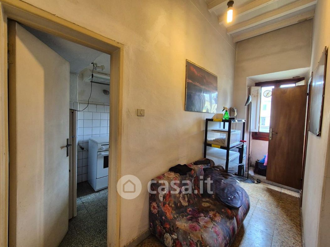 Appartamento in Vendita in Vicolo del Barbi a Firenze