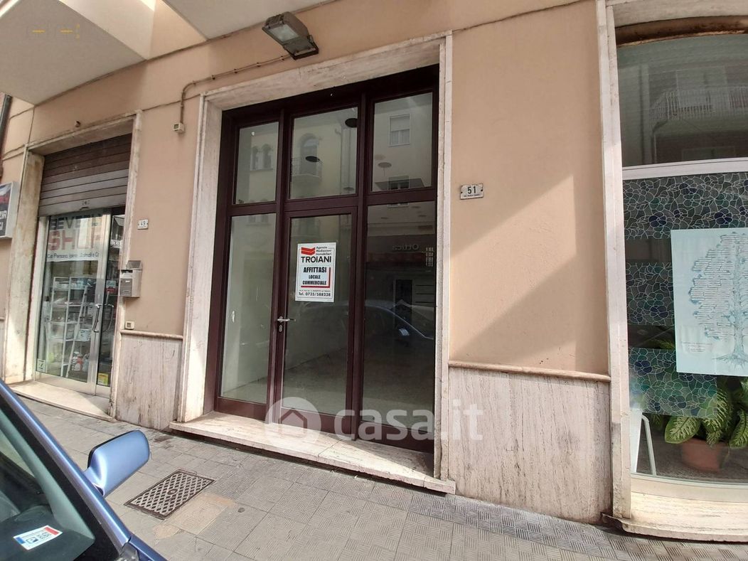 Negozio/Locale commerciale in Affitto in Via Mario Curzi 51 a San Benedetto del Tronto