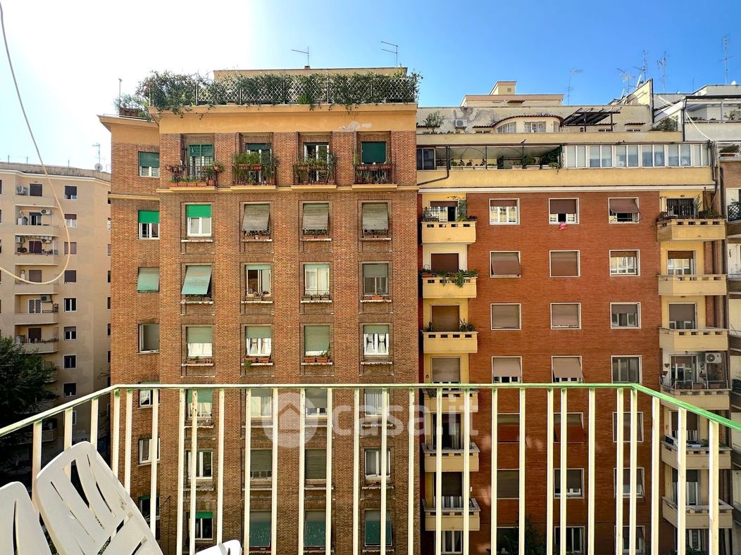 Appartamento in Vendita in Largo Ettore Marchiafava a Roma