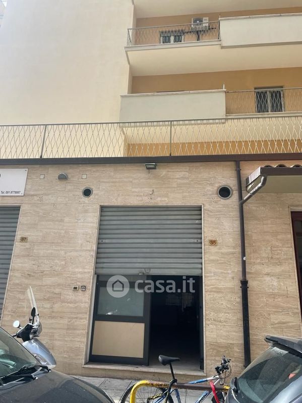 Negozio/Locale commerciale in Affitto in Via Luigi Manfredi 35 a Palermo