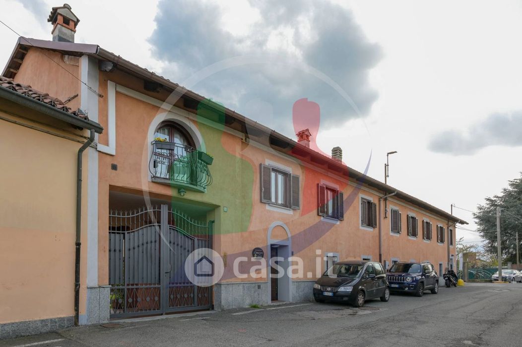 Villa in Vendita in Via Vietta 5 a Caselle Torinese