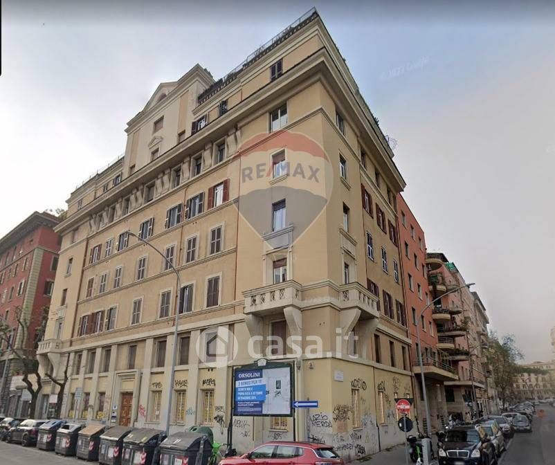 Ufficio in Affitto in Via Taranto 44 a Roma