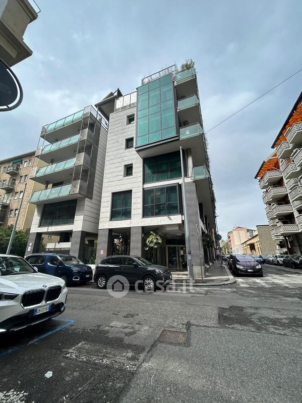 Appartamento in Affitto in Via Federico Menabrea 18 a Torino