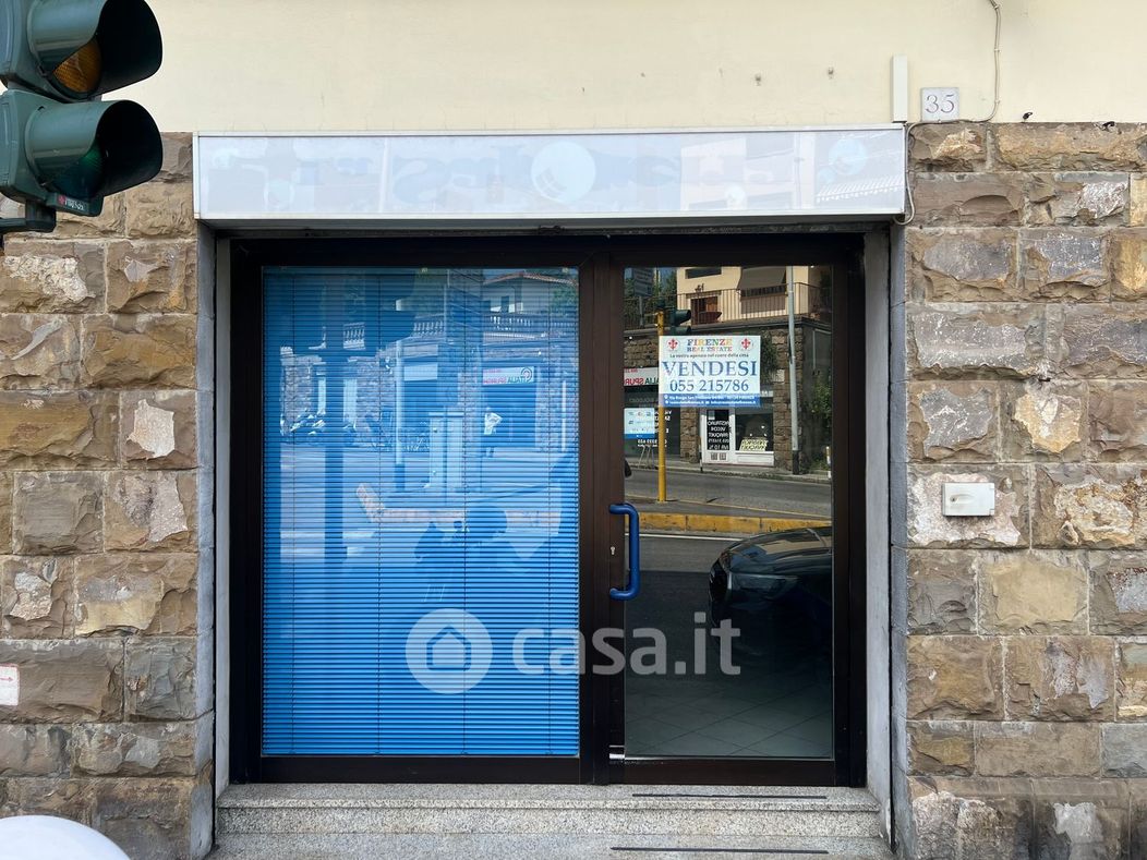 Negozio/Locale commerciale in Vendita in Via del Gelsomino a Firenze
