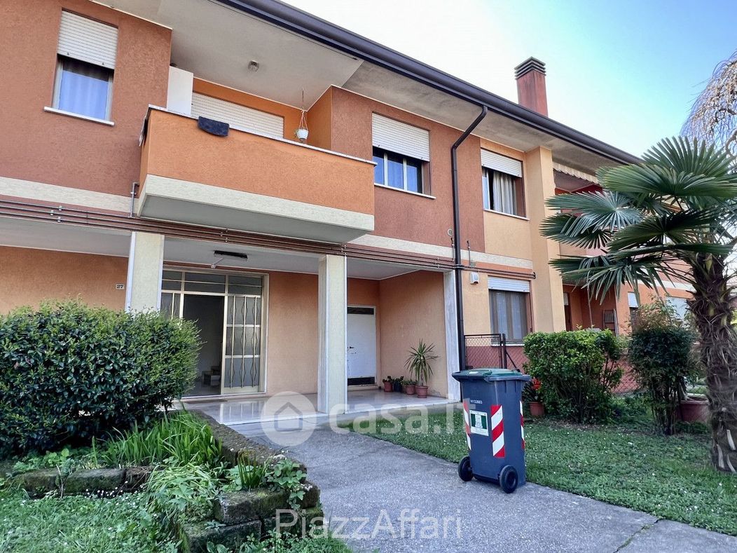 Appartamento in Vendita in Via Roma a Campolongo Maggiore