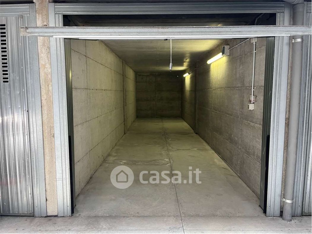 Garage/Posto auto in Vendita in Via Belvedere 20 a Como