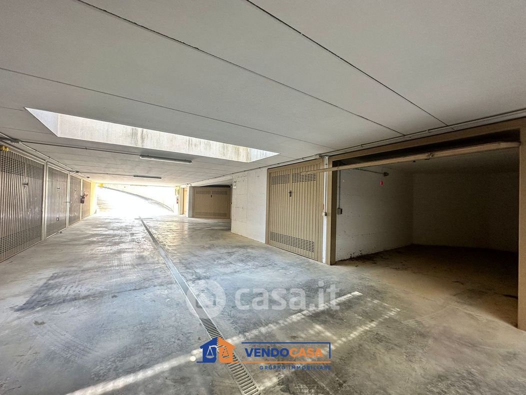 Garage/Posto auto in Vendita in Via AURELIA a Loano