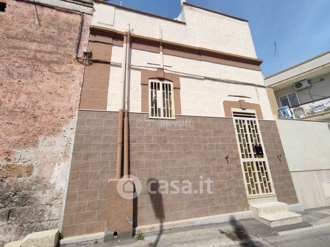 Casa indipendente in Vendita in Via Giosue' Carducci a Bari