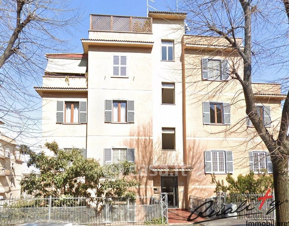 Appartamento in Vendita in Via Francesco Pallavicini 41 a Roma