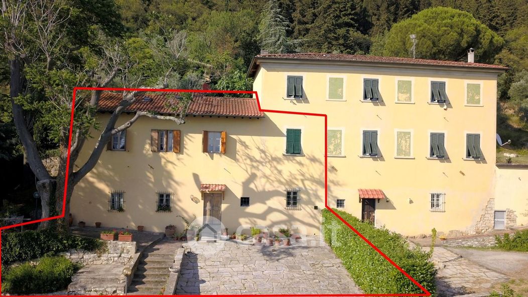 Villa in Vendita in Via Giolica Alta a Prato