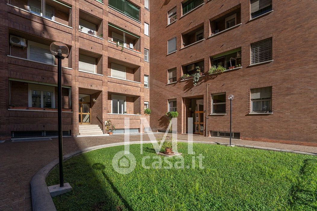 Appartamento in Vendita in Viale Andrea Doria 17 a Milano
