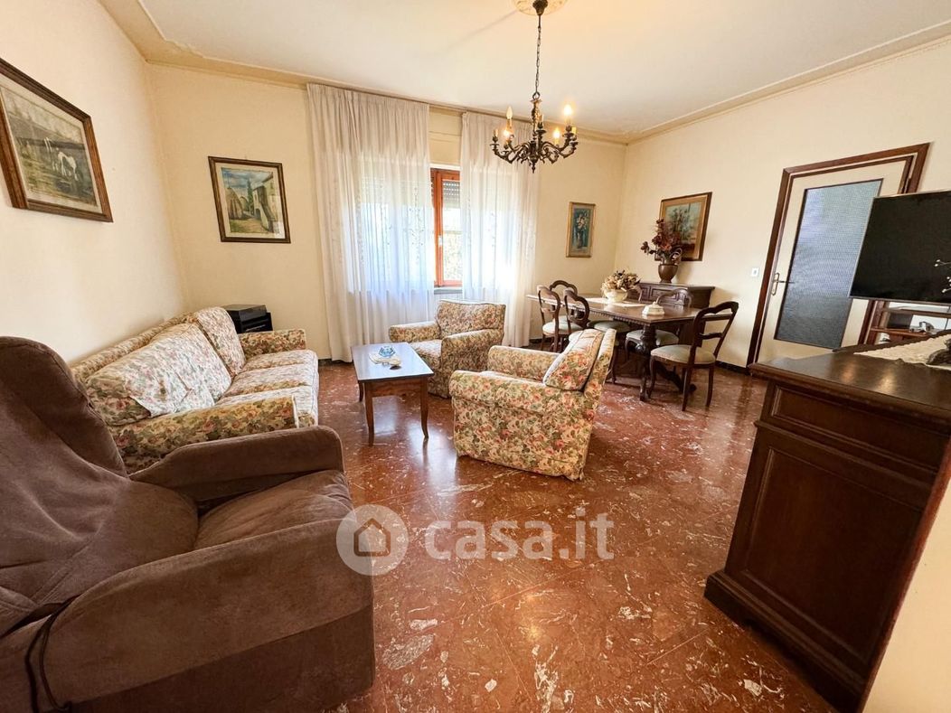 Villa in Vendita in Strada Provinciale 2 Vicarese a San Giuliano Terme