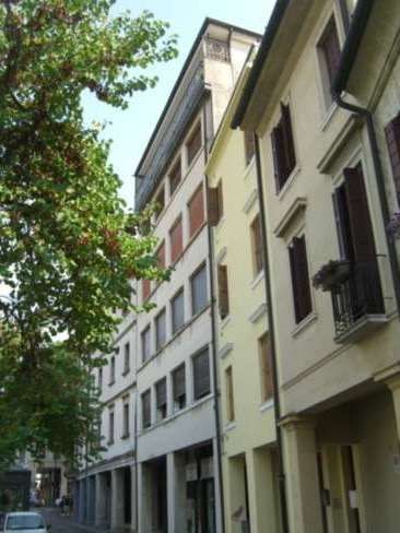 Palazzo in Vendita in Riviera Santa Margherita a Treviso