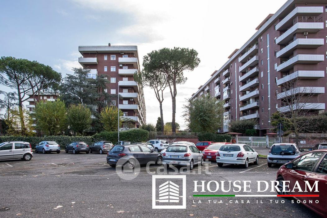 Appartamento in Vendita in Viale Bruno Pelizzi 163 a Roma