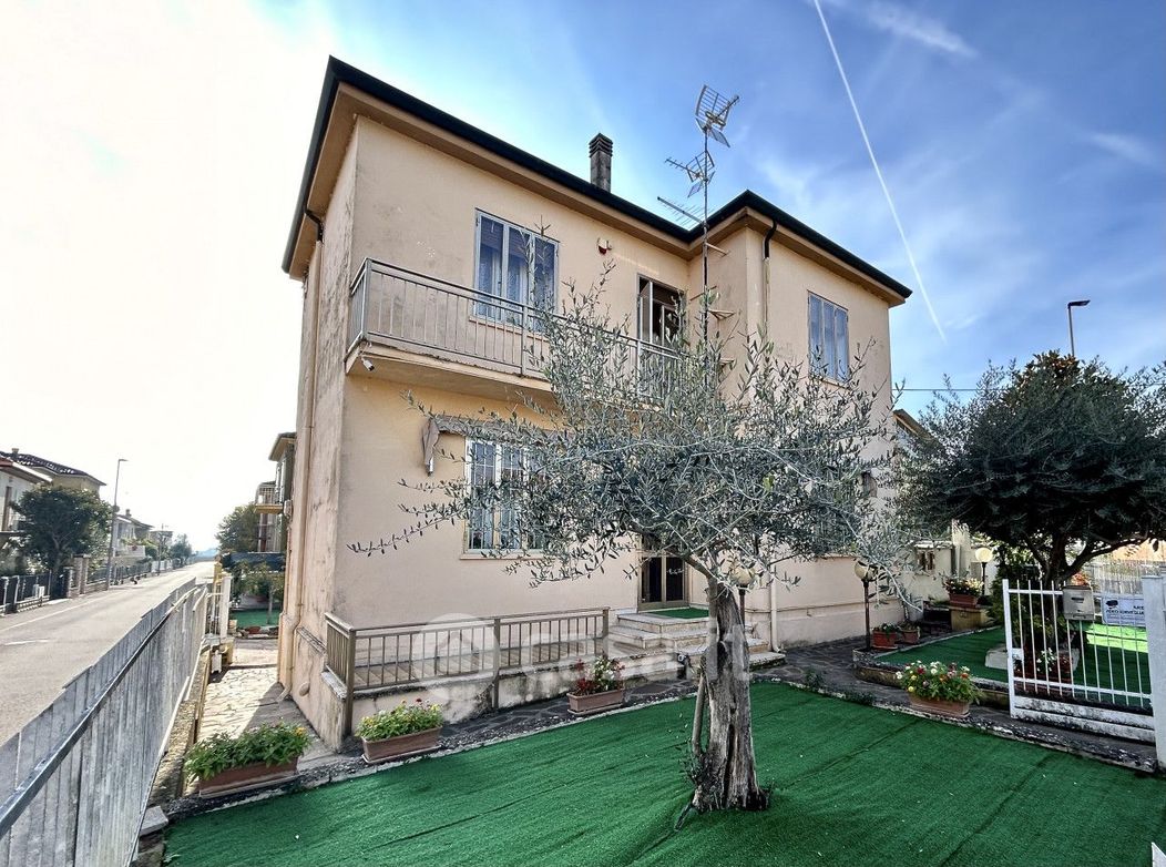 Casa indipendente in Vendita in Via Garbo 29 a Legnago