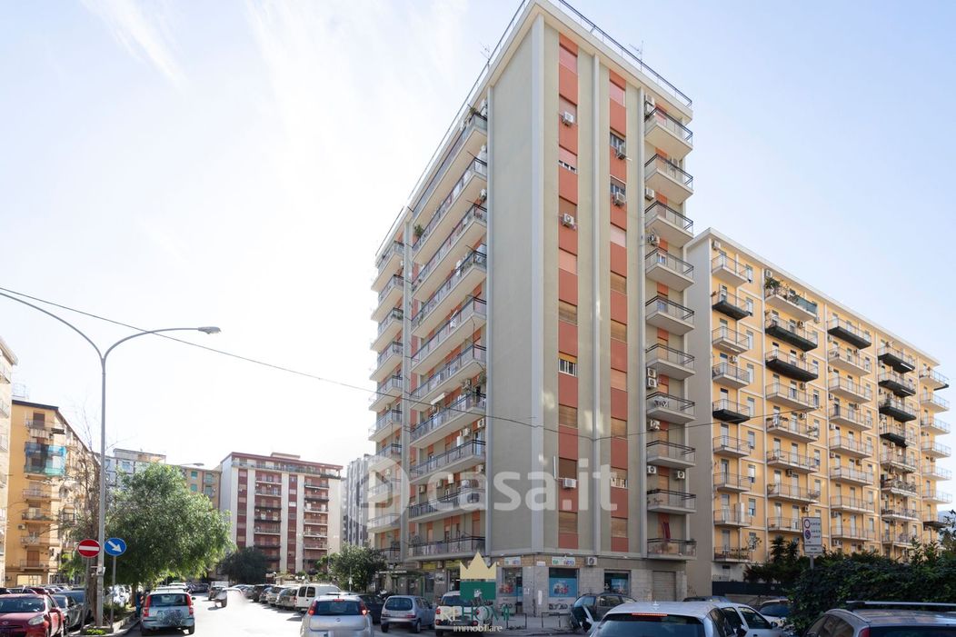 Appartamento in Vendita in Via Sebastiano La Franca 47 a Palermo