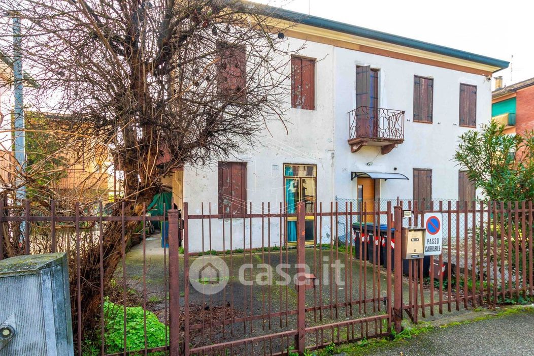 Villa in Vendita in Via Armistizio 73 a Padova