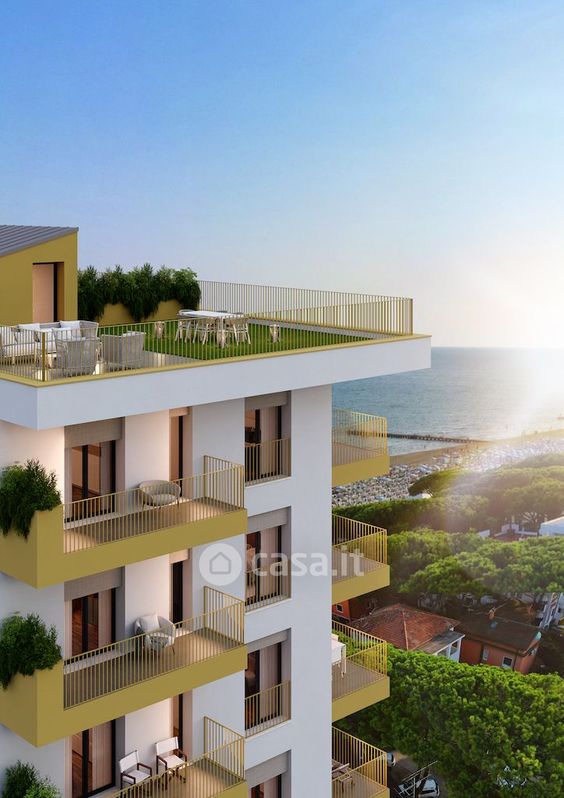 Appartamento in Vendita in Via Andrea Bafile 18° Access al Mare a Jesolo