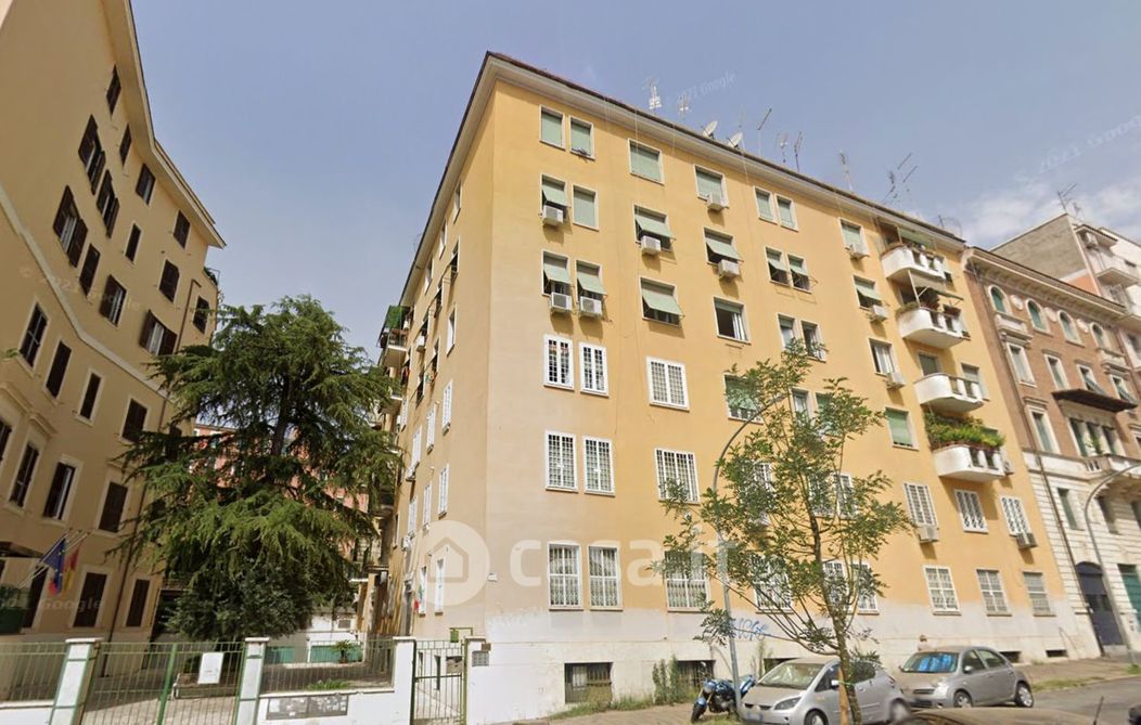 Appartamento in Vendita in Via Savona 10 a Roma