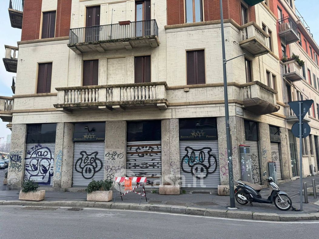 Negozio/Locale commerciale in Affitto in Via Franco Tosi a Milano