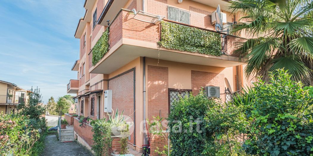 Appartamento in Vendita in Via del Casale Antonioni 54 a Roma