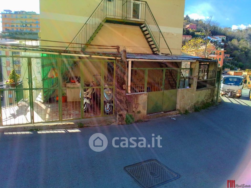 Casa Bi/Trifamiliare in Vendita in Via Rollino a Genova