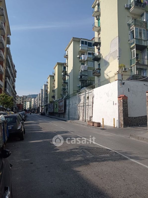 Appartamento in Vendita in Via Consalvo 138 a Napoli
