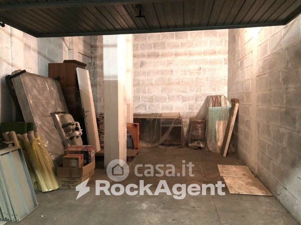 Garage/Posto auto in Vendita in Viale Antonio Ciamarra 259 a Roma