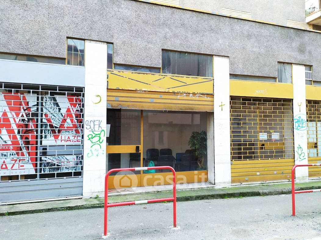 Negozio/Locale commerciale in Affitto in Via Ernesto Cairoli a Varese