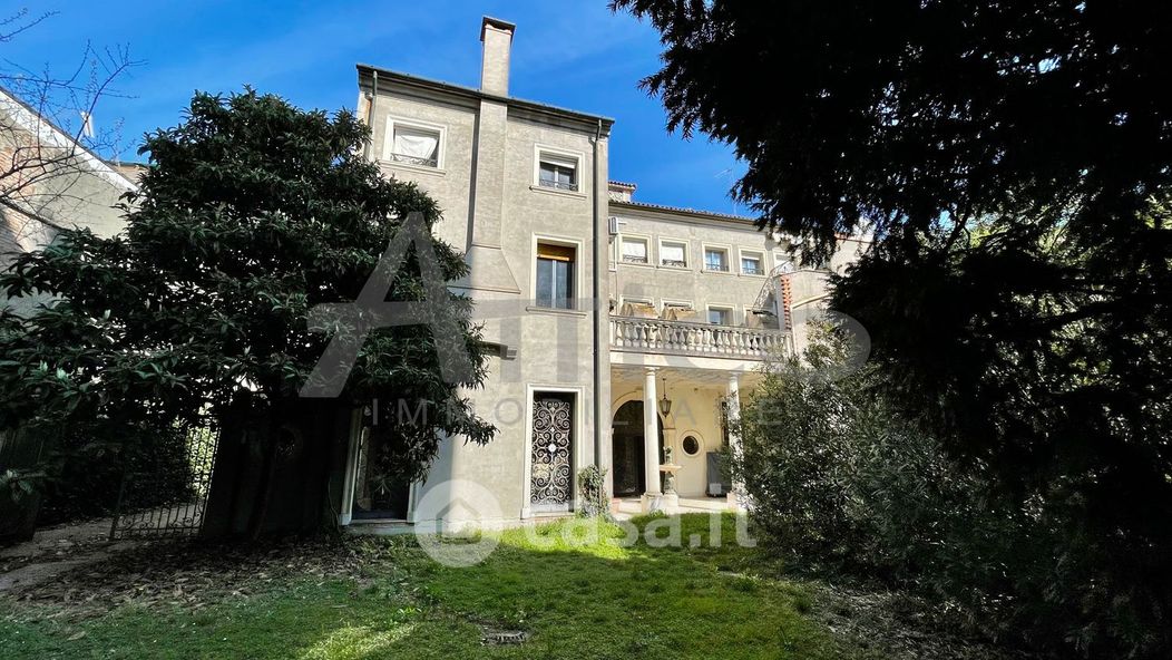 Villa in Vendita in Via Ponte della Roda 12 a Rovigo