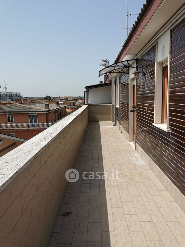 Appartamento in Affitto in Via Gasperina a Roma