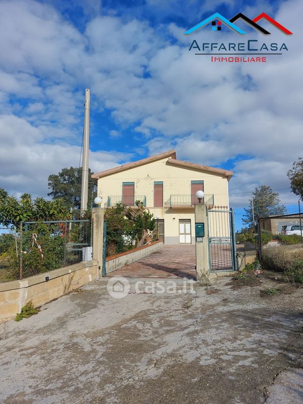 Casa Bi/Trifamiliare in Vendita in SS122 5 a Caltanissetta