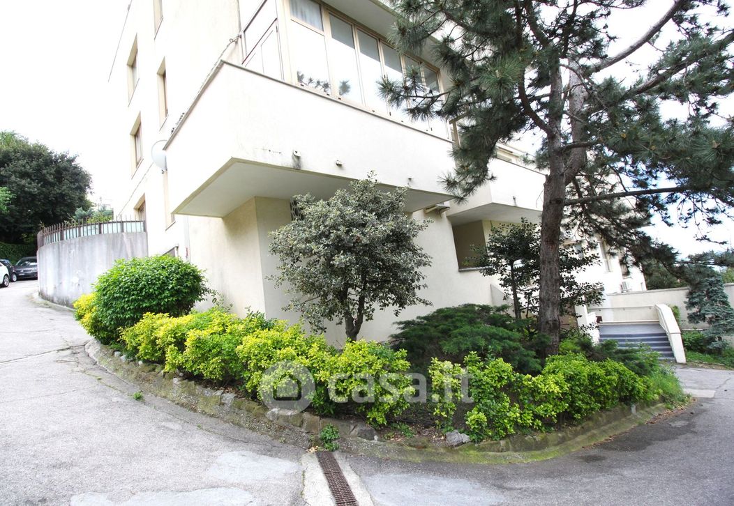 Appartamento in Vendita in Via Commerciale 148 a Trieste