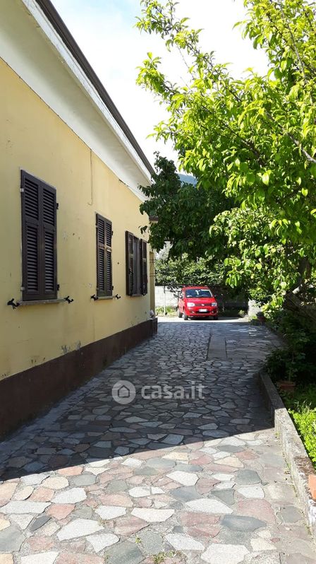 Casa indipendente in Vendita in Via Fossone Basso a Carrara
