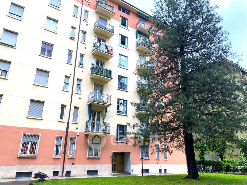 Appartamento in Vendita in Viale Giovanni Suzzani 88 a Milano