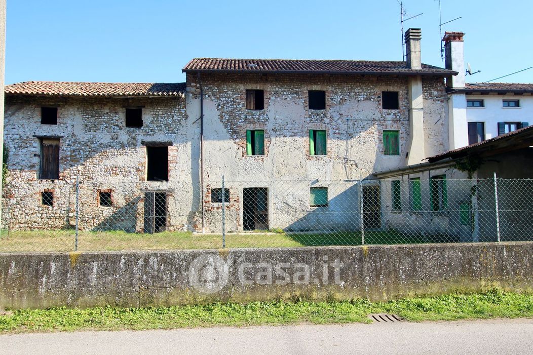 Rustico/Casale in Vendita in Via Lonzano 42 a Udine