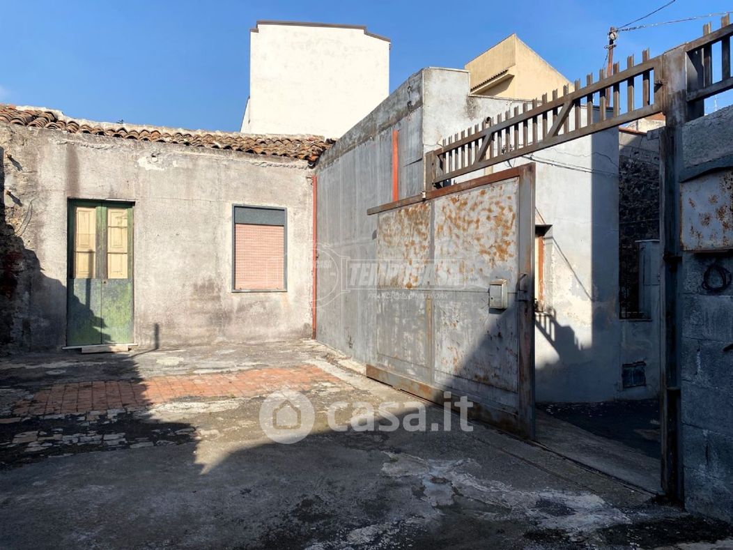 Rustico/Casale in Vendita in Via San Martino a Camporotondo Etneo