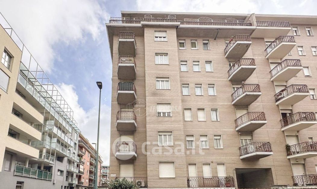 Appartamento in Vendita in Via Lagnasco 13 a Torino